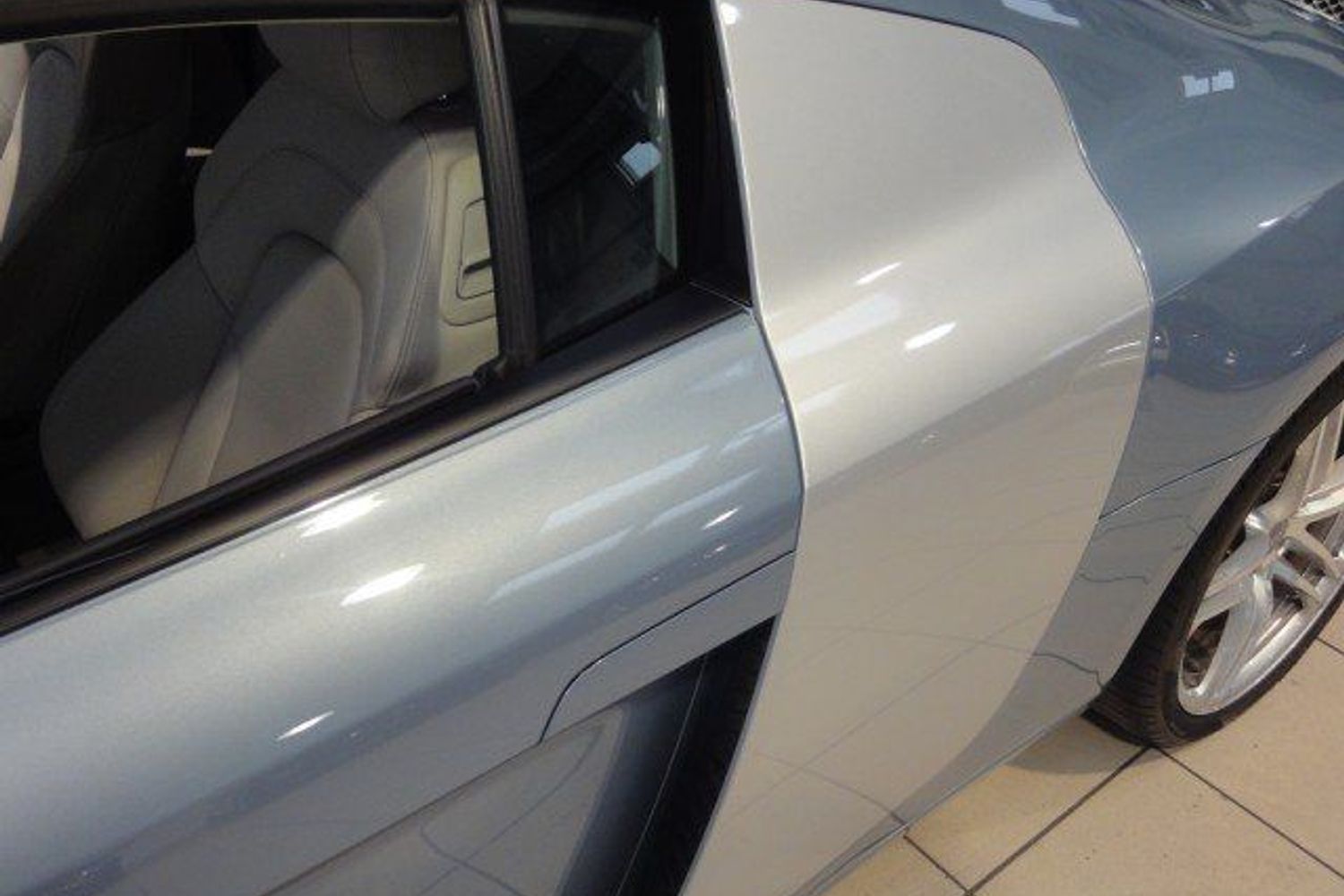 AUDI R8 6sp Man
