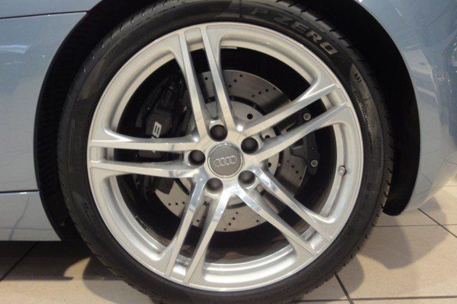 AUDI R8 6sp Man