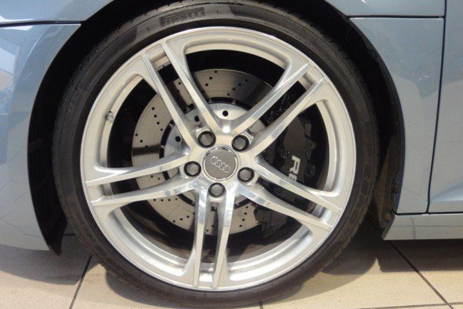 AUDI R8 6sp Man
