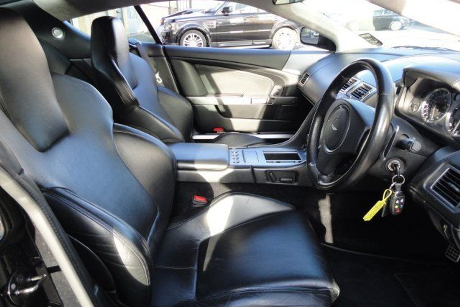 ASTON MARTIN DB9 Touchtronic Black with Black hide & Black piano wood