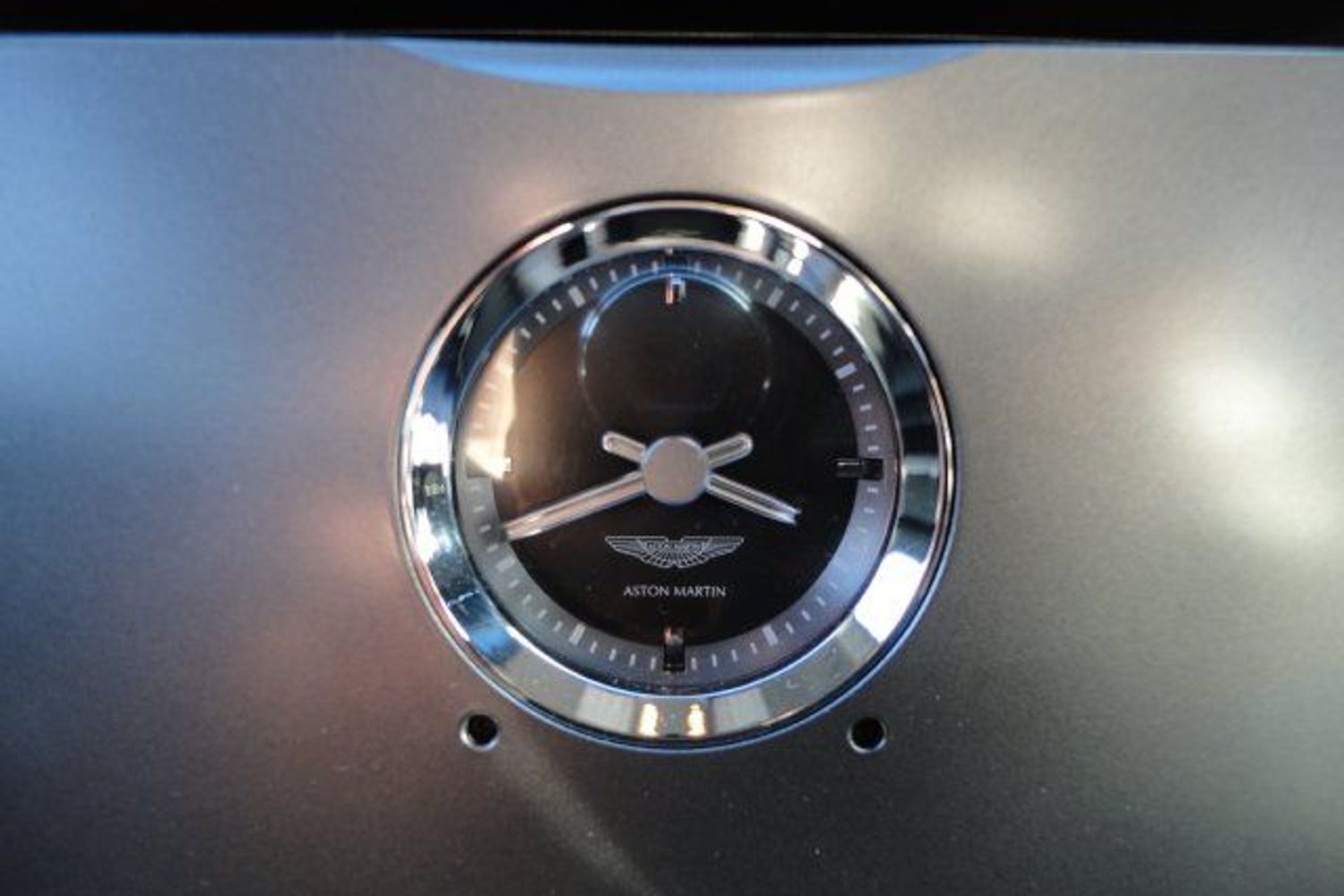 ASTON MARTIN DB9 Touchtronic Black with Black hide & Black piano wood