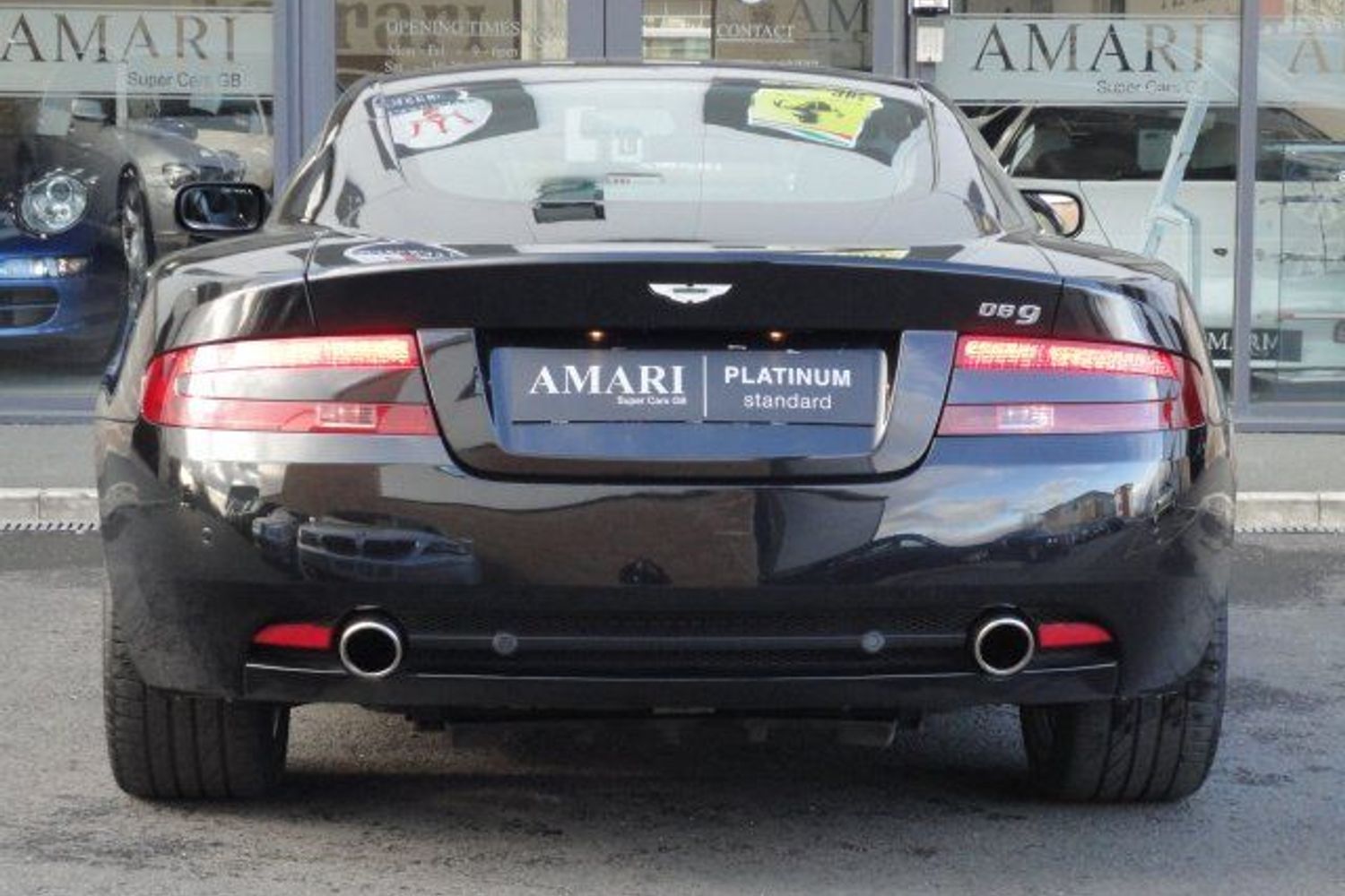 ASTON MARTIN DB9 Touchtronic Black with Black hide & Black piano wood