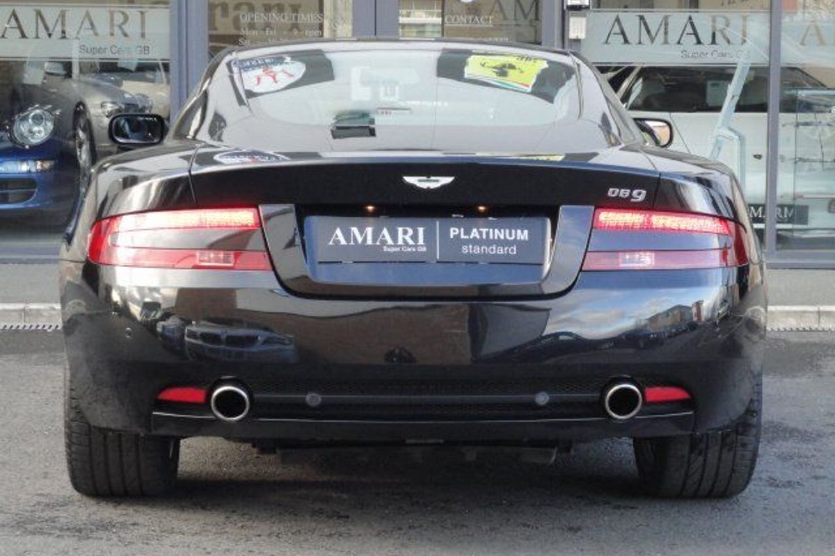 ASTON MARTIN DB9 Touchtronic Black with Black hide & Black piano wood