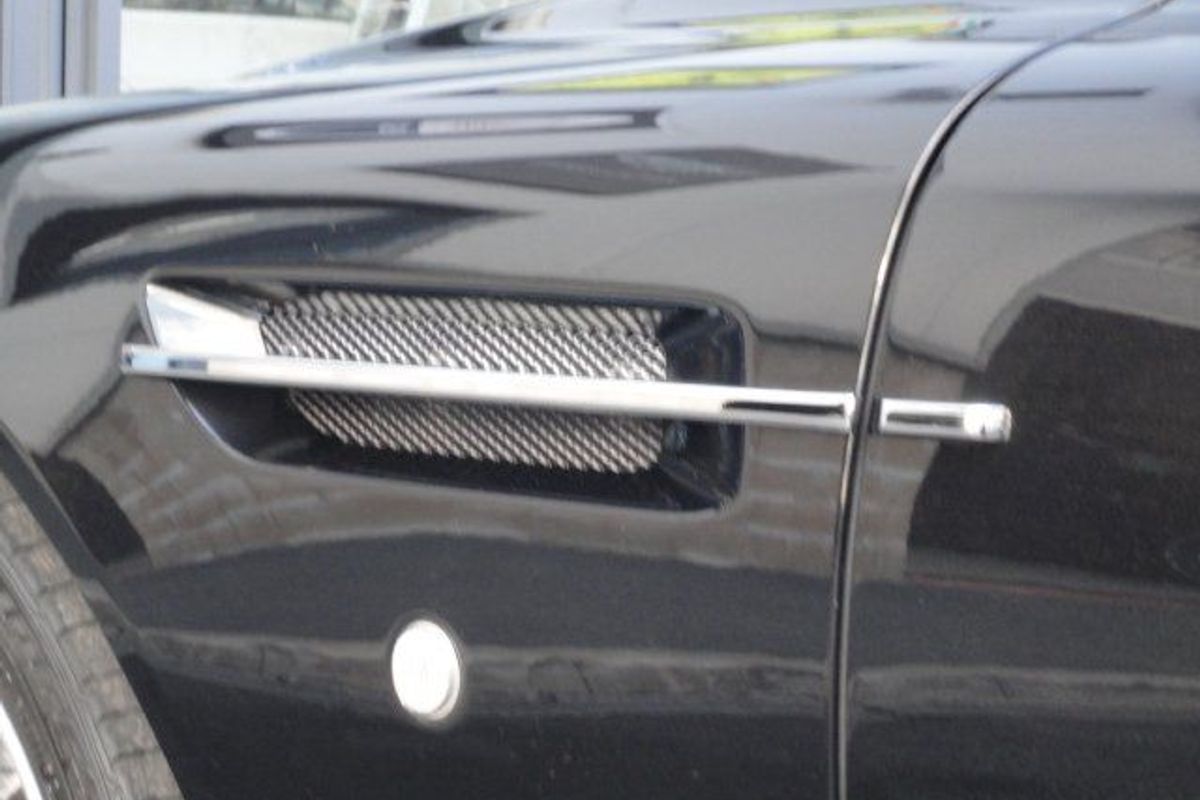 ASTON MARTIN DB9 Touchtronic Black with Black hide & Black piano wood