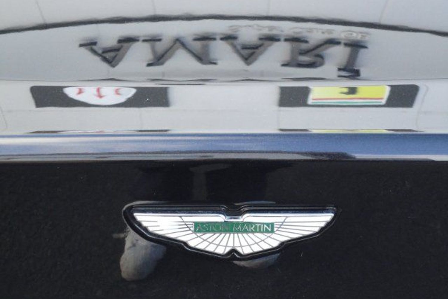 ASTON MARTIN DB9 Touchtronic Black with Black hide & Black piano wood