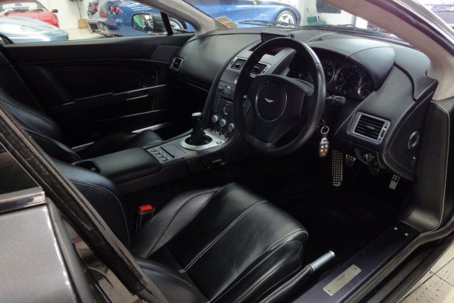 ASTON MARTIN Vantage V8 "Great Spec & Colour"