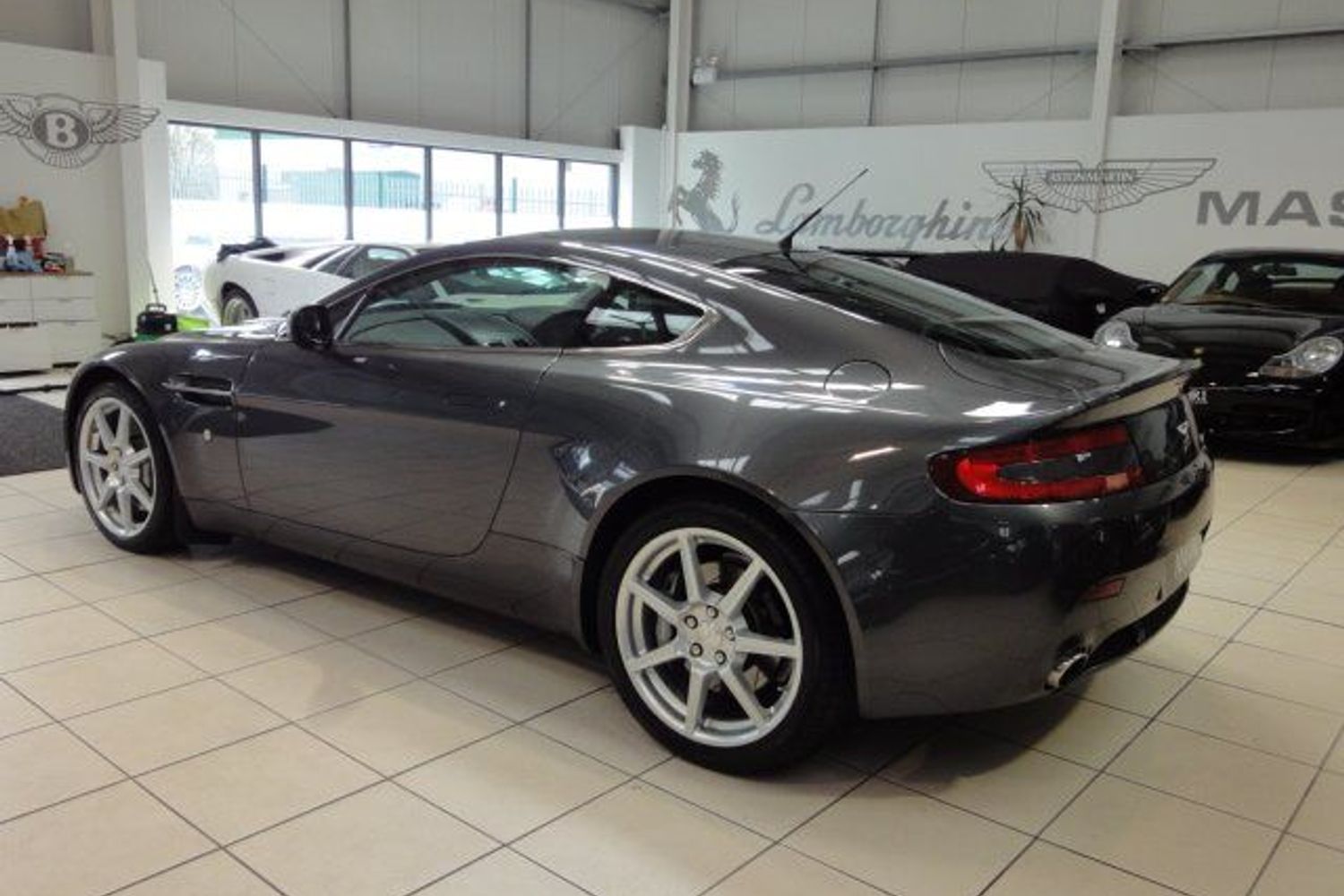 ASTON MARTIN Vantage V8 "Great Spec & Colour"