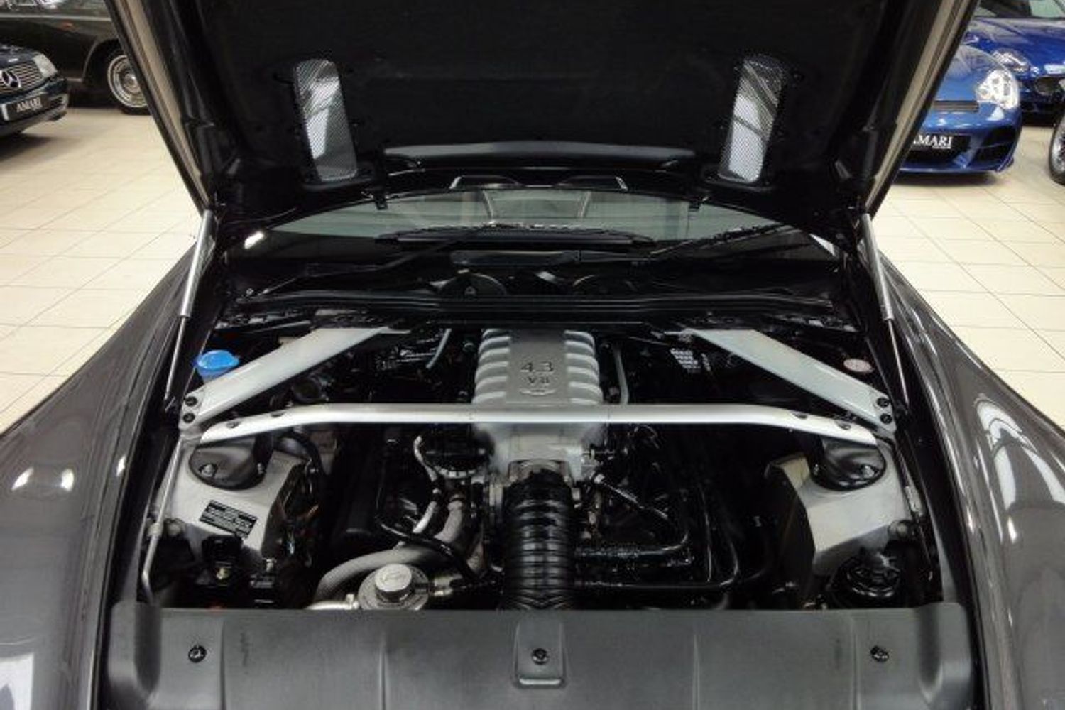 ASTON MARTIN Vantage V8 "Great Spec & Colour"