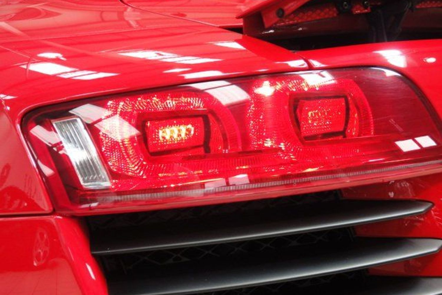 AUDI R8 6sp Man