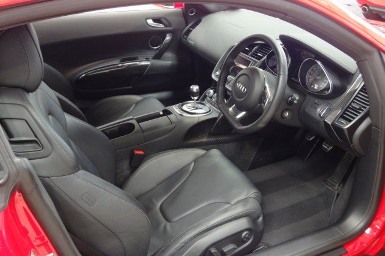 AUDI R8 6sp Man