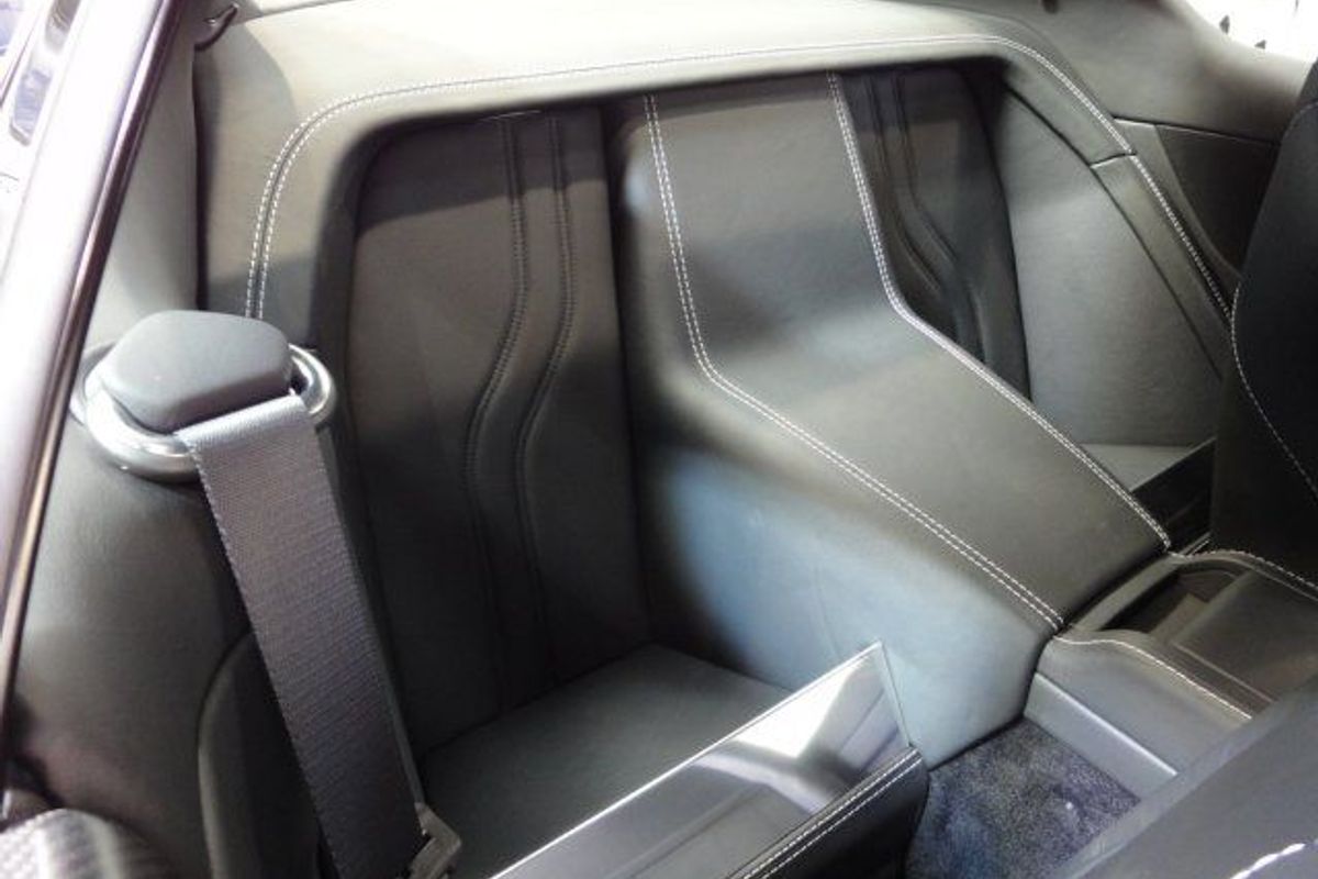 ASTON MARTIN DBS 6sp Manual