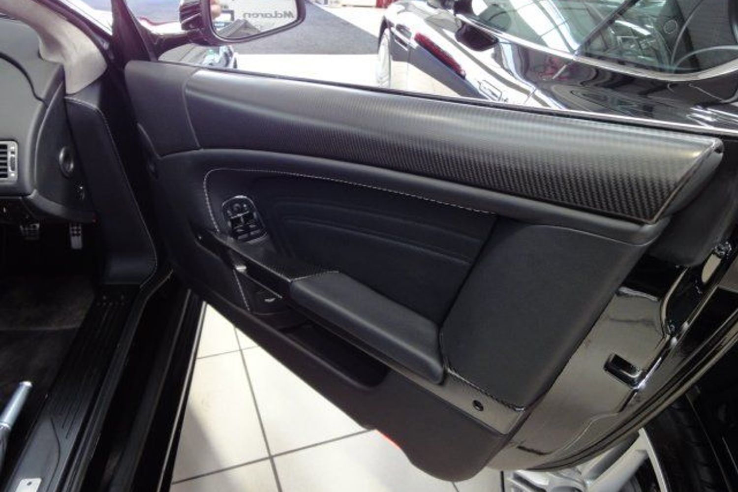 ASTON MARTIN DBS 6sp Manual
