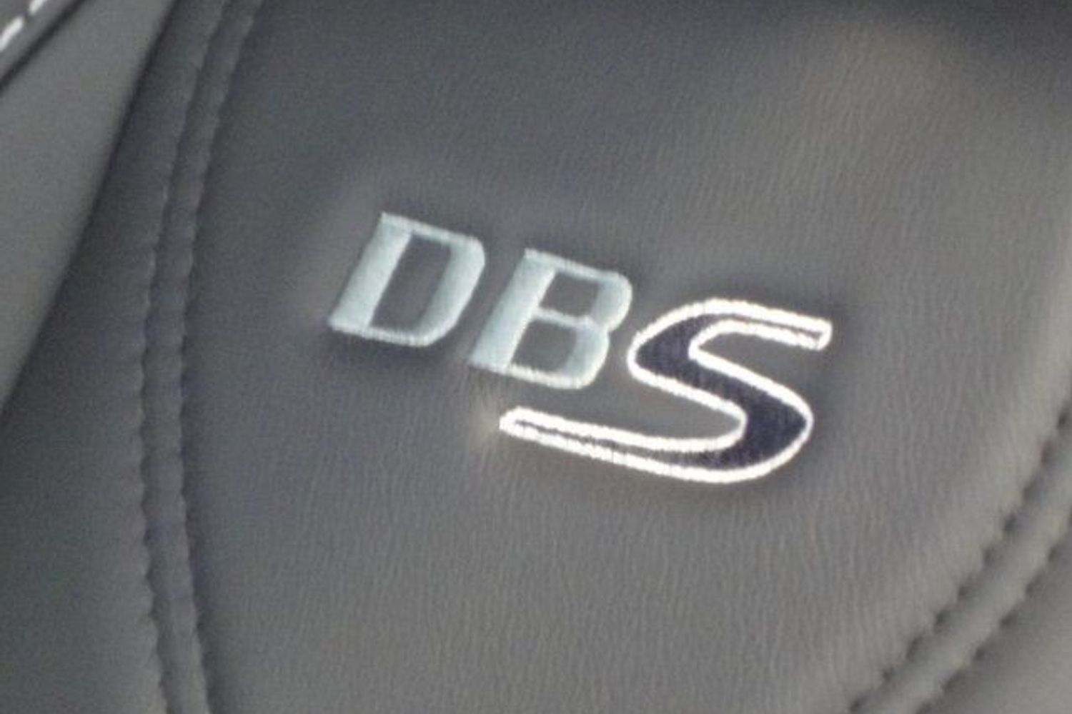 ASTON MARTIN DBS 6sp Manual