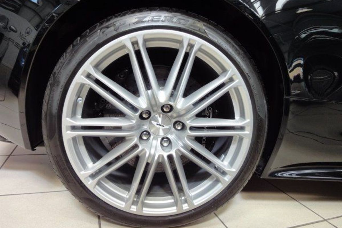ASTON MARTIN DBS 6sp Manual