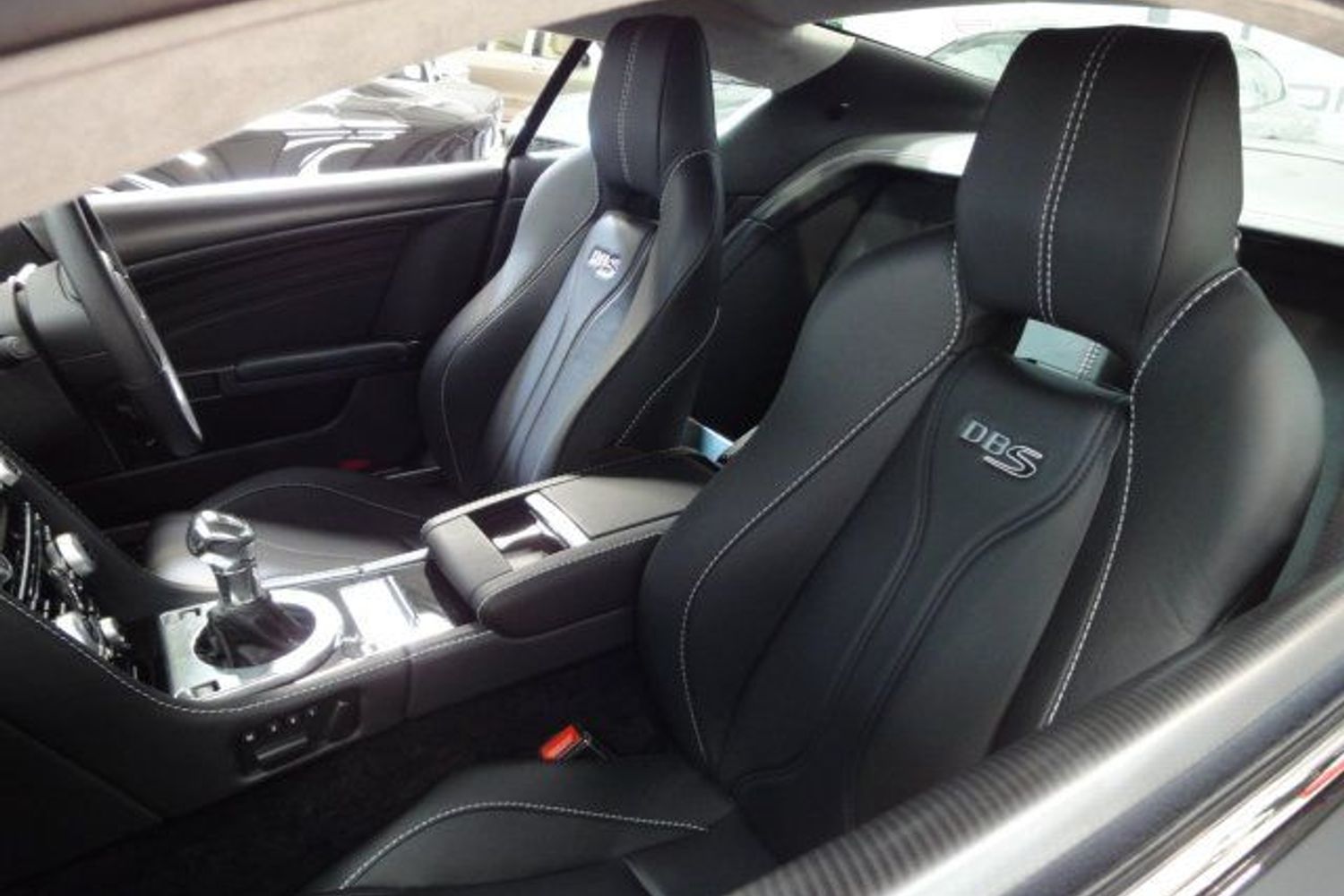 ASTON MARTIN DBS 6sp Manual