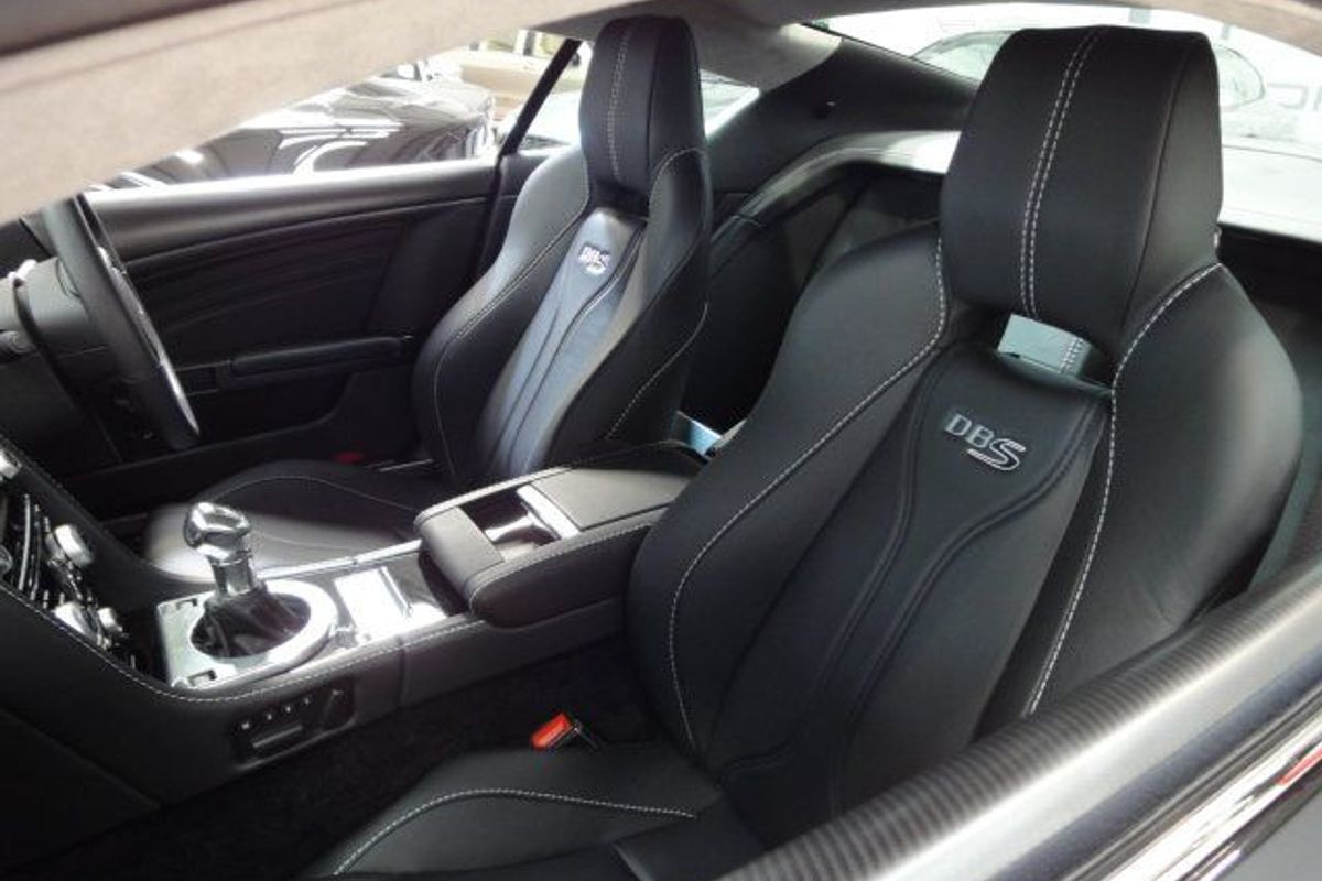 ASTON MARTIN DBS 6sp Manual