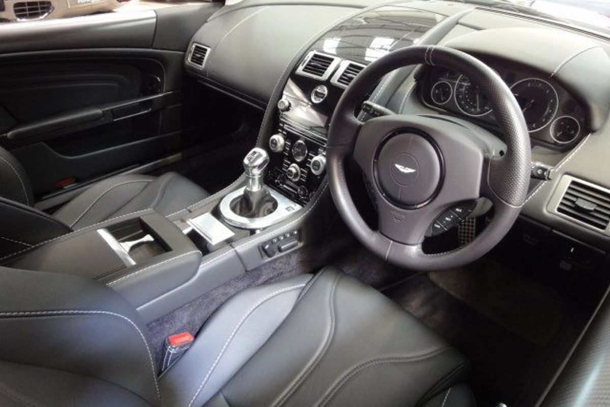 ASTON MARTIN DBS 6sp Manual