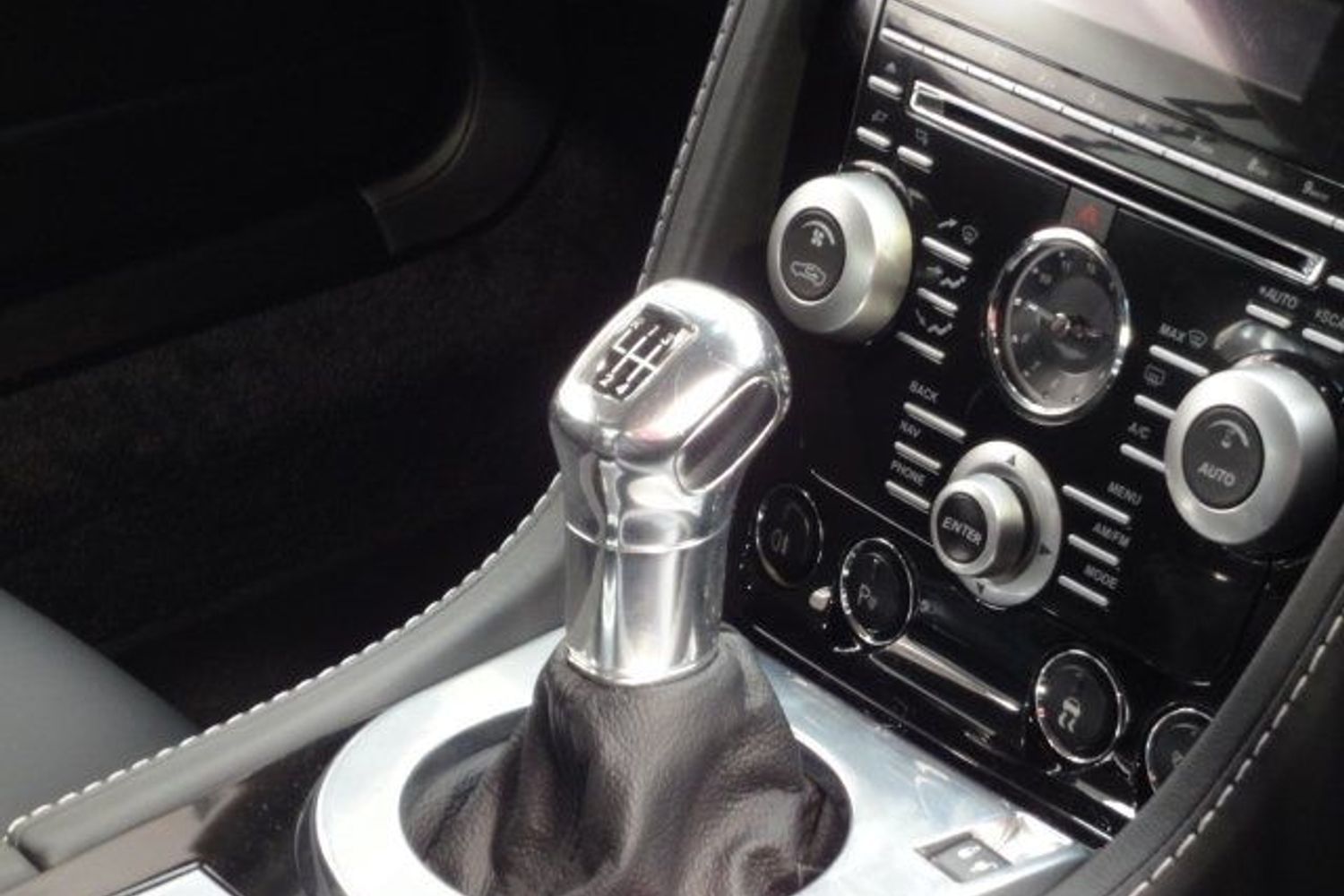 ASTON MARTIN DBS 6sp Manual