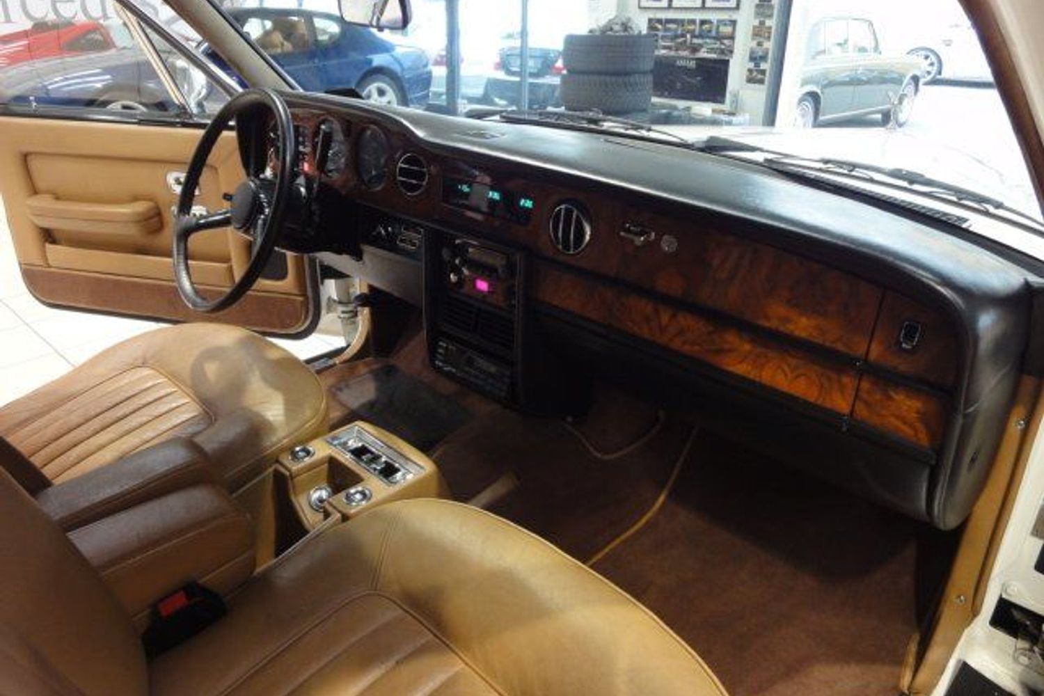 ROLLS-ROYCE Silver Spirit Mk 1