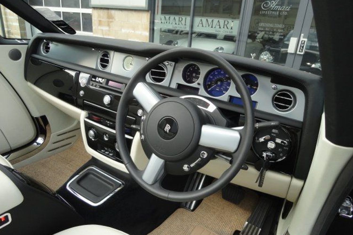 ROLLS-ROYCE Phantom Drophead