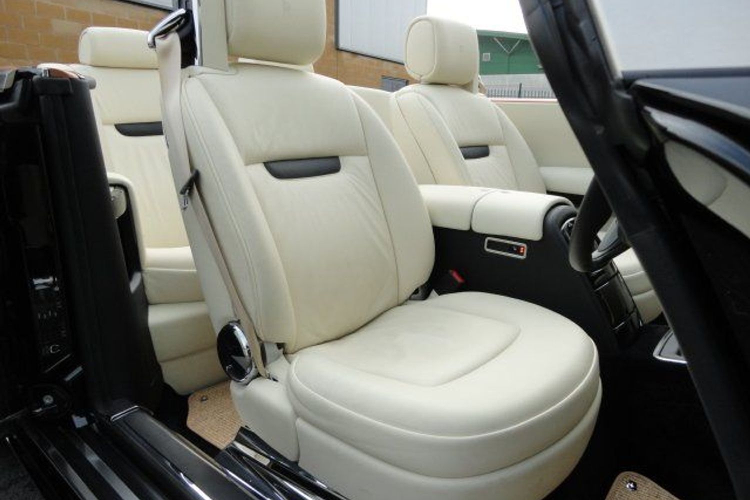 ROLLS-ROYCE Phantom Drophead