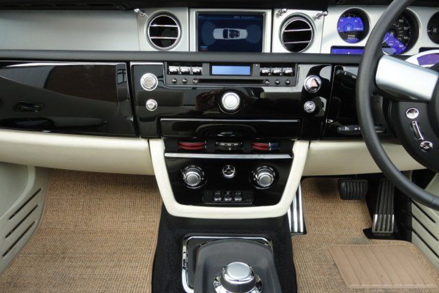 ROLLS-ROYCE Phantom Drophead