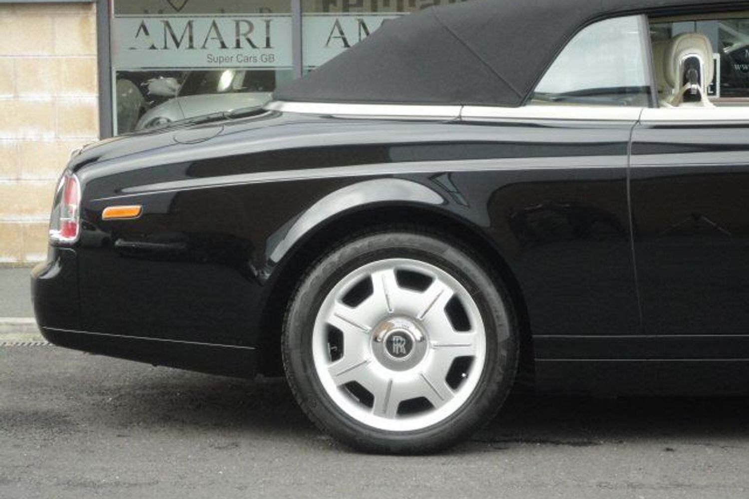 ROLLS-ROYCE Phantom Drophead