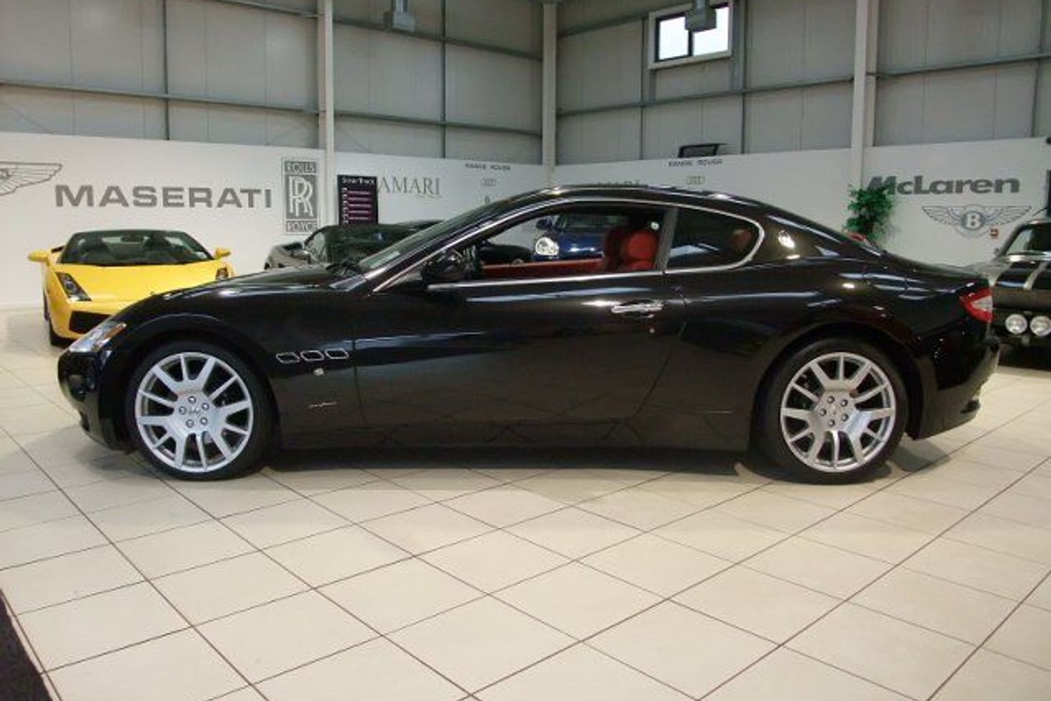 MASERATI Gran Turismo "Desparately Good Looking"
