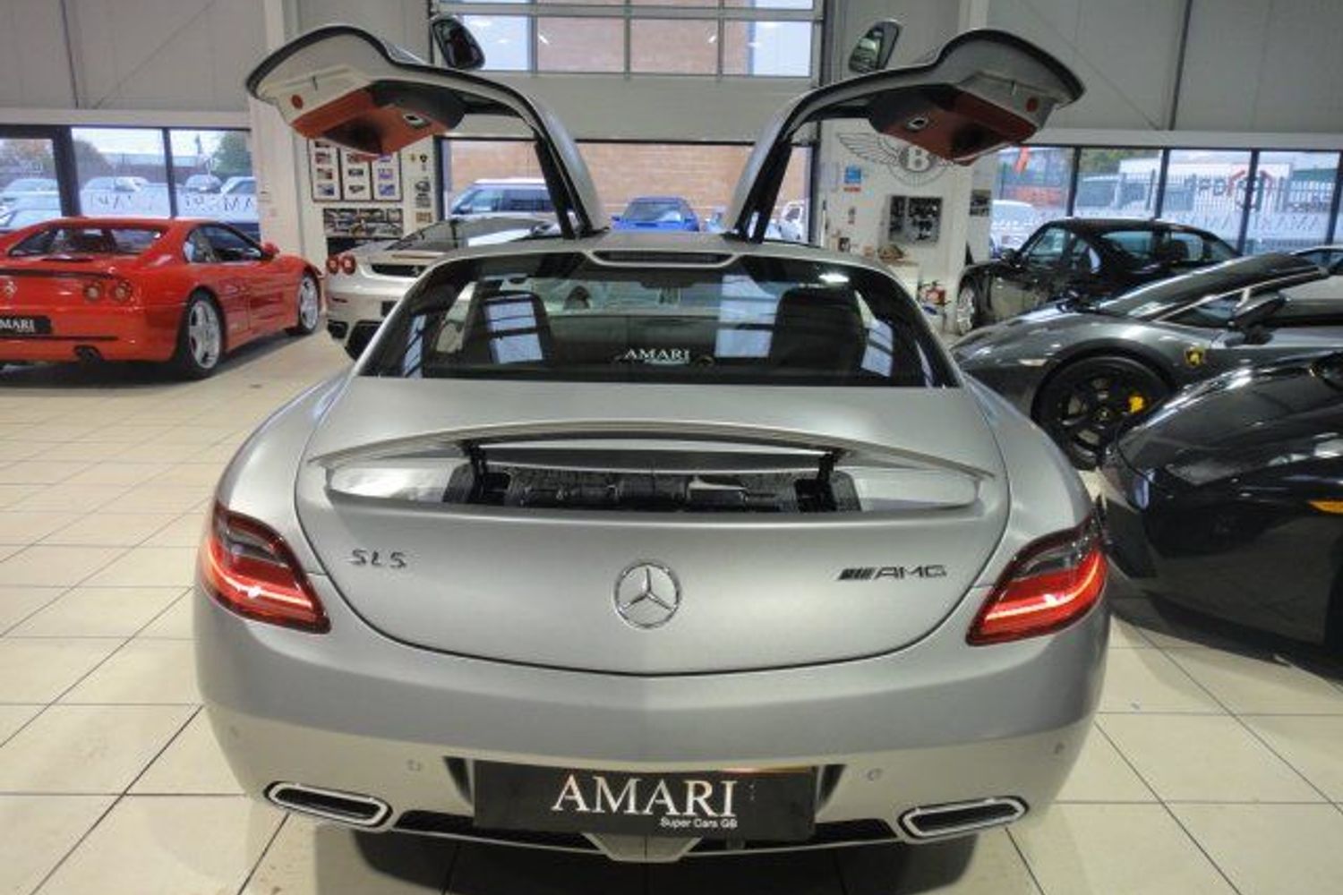 MERCEDES-BENZ SLS AMG Gullwing " Beautiful"