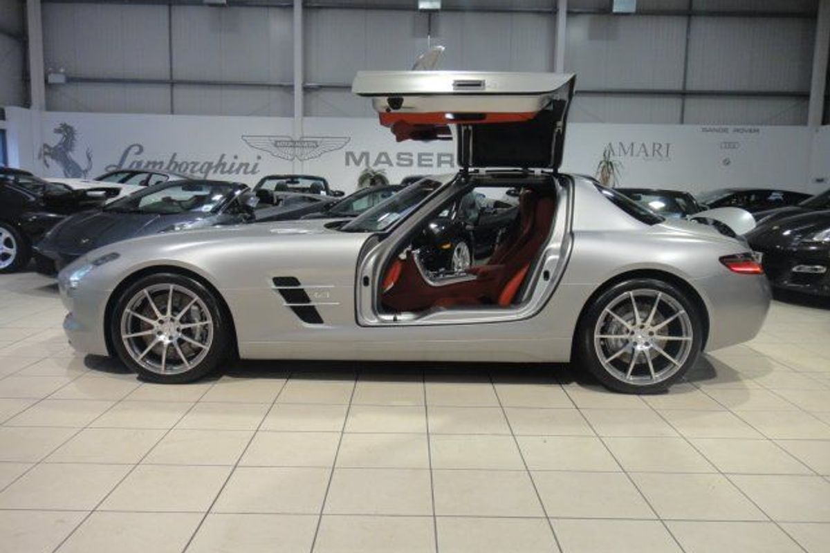 MERCEDES-BENZ SLS AMG Gullwing " Beautiful"