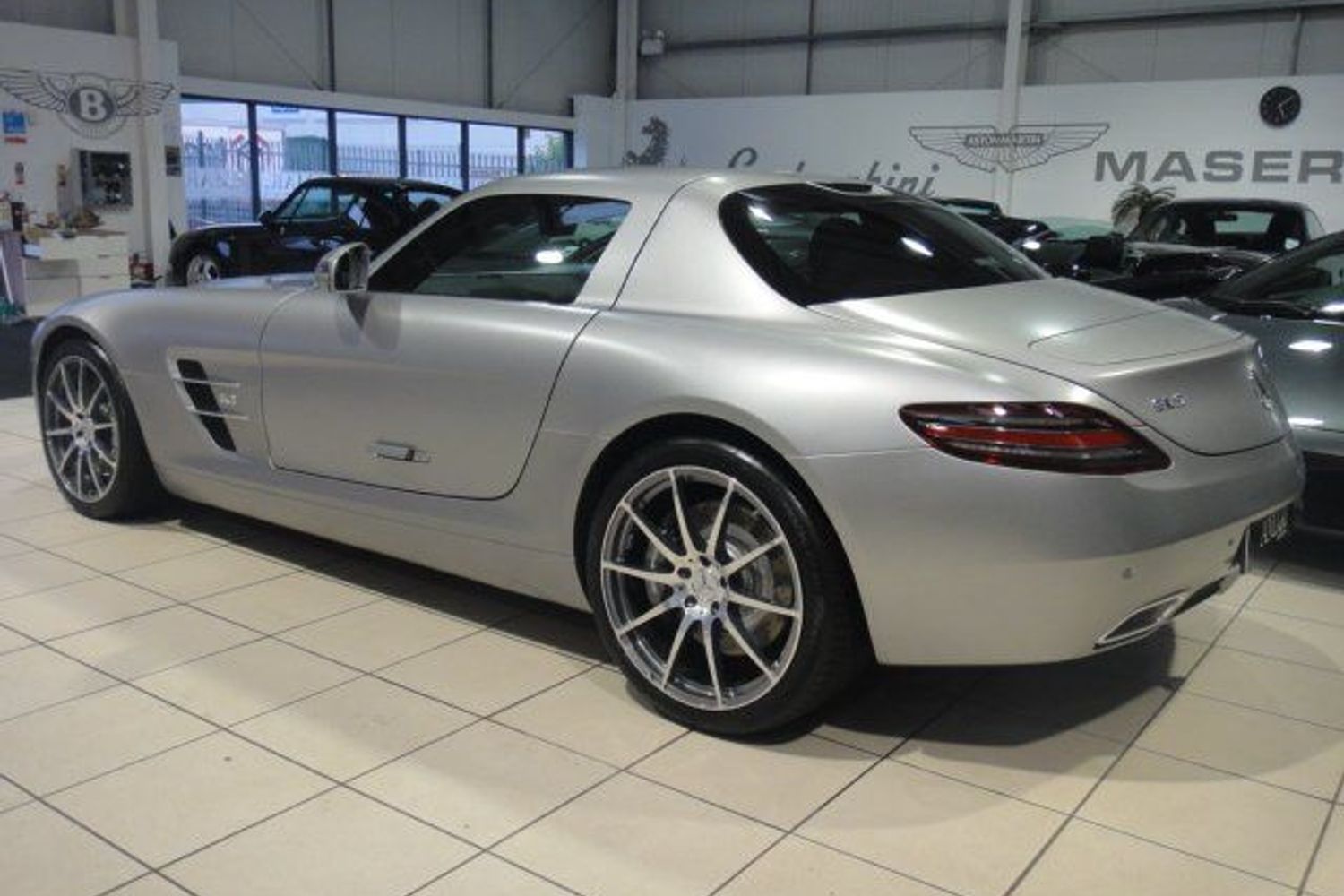 MERCEDES-BENZ SLS AMG Gullwing " Beautiful"