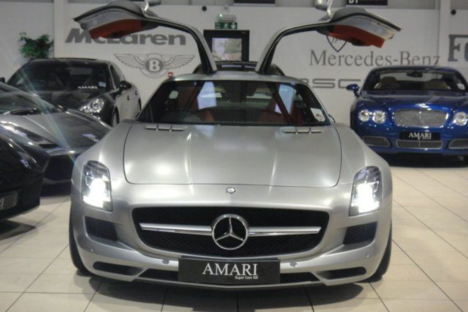 MERCEDES-BENZ SLS AMG Gullwing " Beautiful"