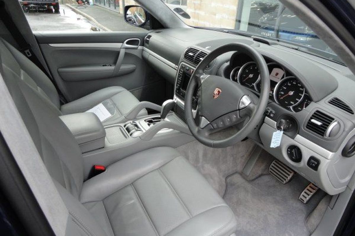 PORSCHE Cayanne 4.8 Turbo Tip "S" 500 Bhp