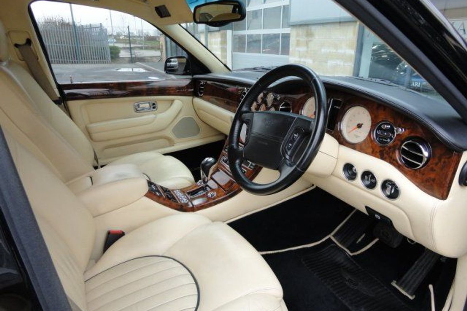 BENTLEY Arnage Red Lable 6.7