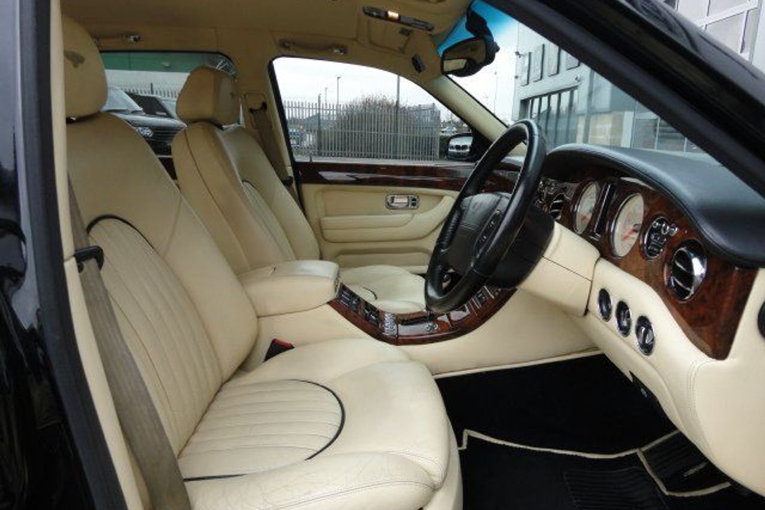BENTLEY Arnage Red Lable 6.7