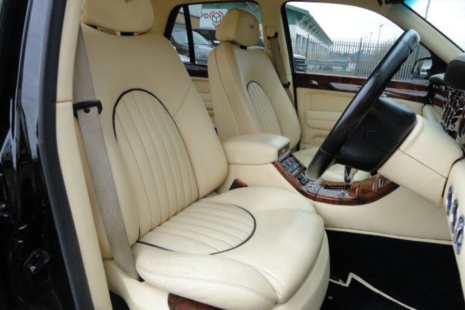BENTLEY Arnage Red Lable 6.7