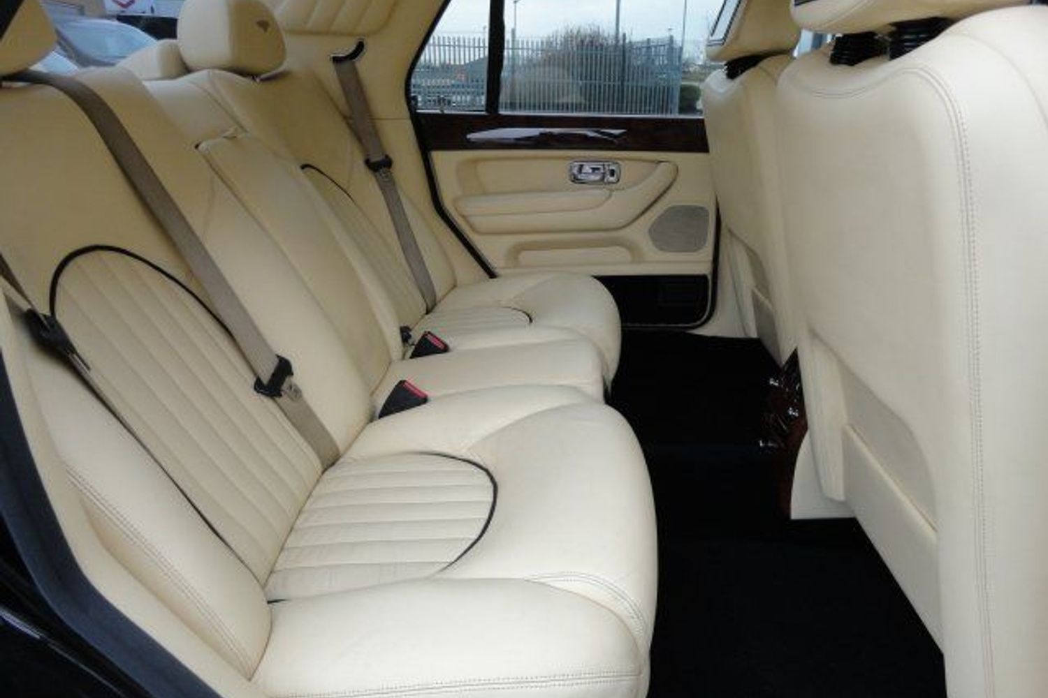 BENTLEY Arnage Red Lable 6.7