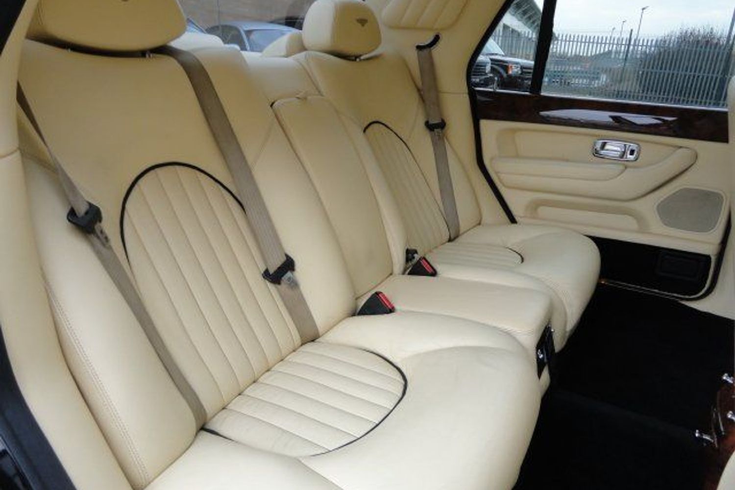 BENTLEY Arnage Red Lable 6.7