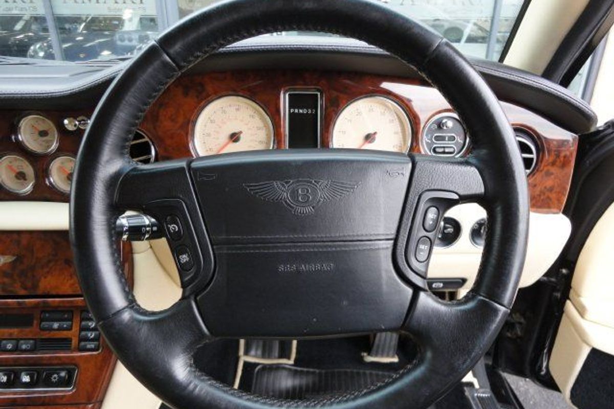 BENTLEY Arnage Red Lable 6.7