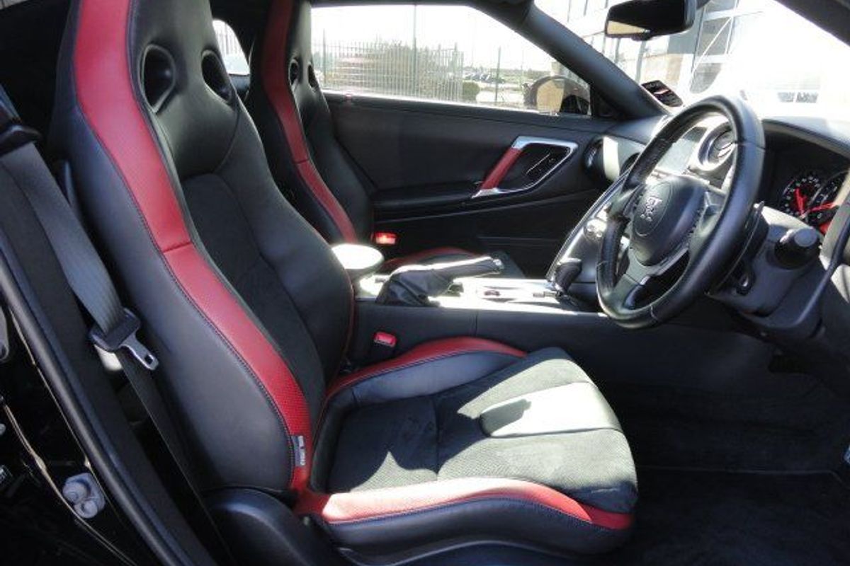 NISSAN GTR  V6 Twin Turbo Black Edition