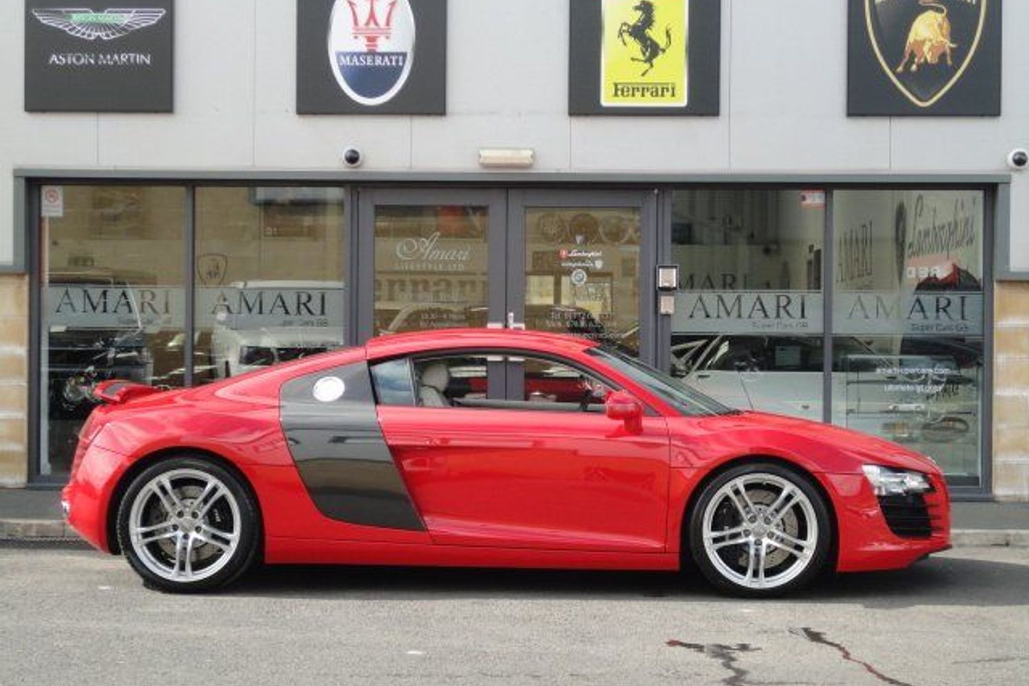 AUDI R8 V8 4.2 FSI 6sp Manual "Rare Brilliant Red"