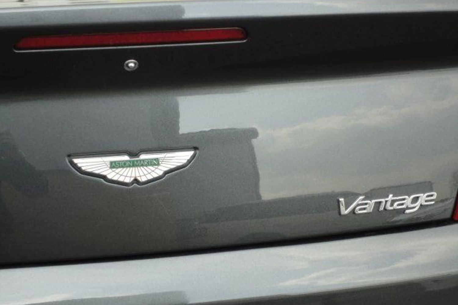 ASTON MARTIN VANTAGE V8 COUPE