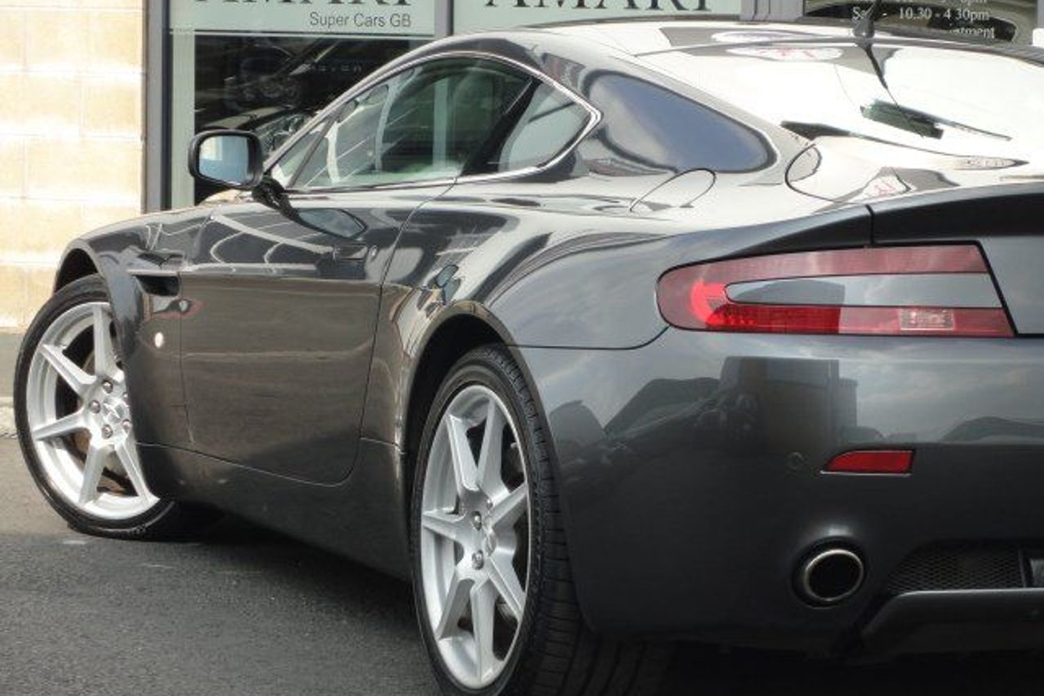ASTON MARTIN VANTAGE V8 COUPE