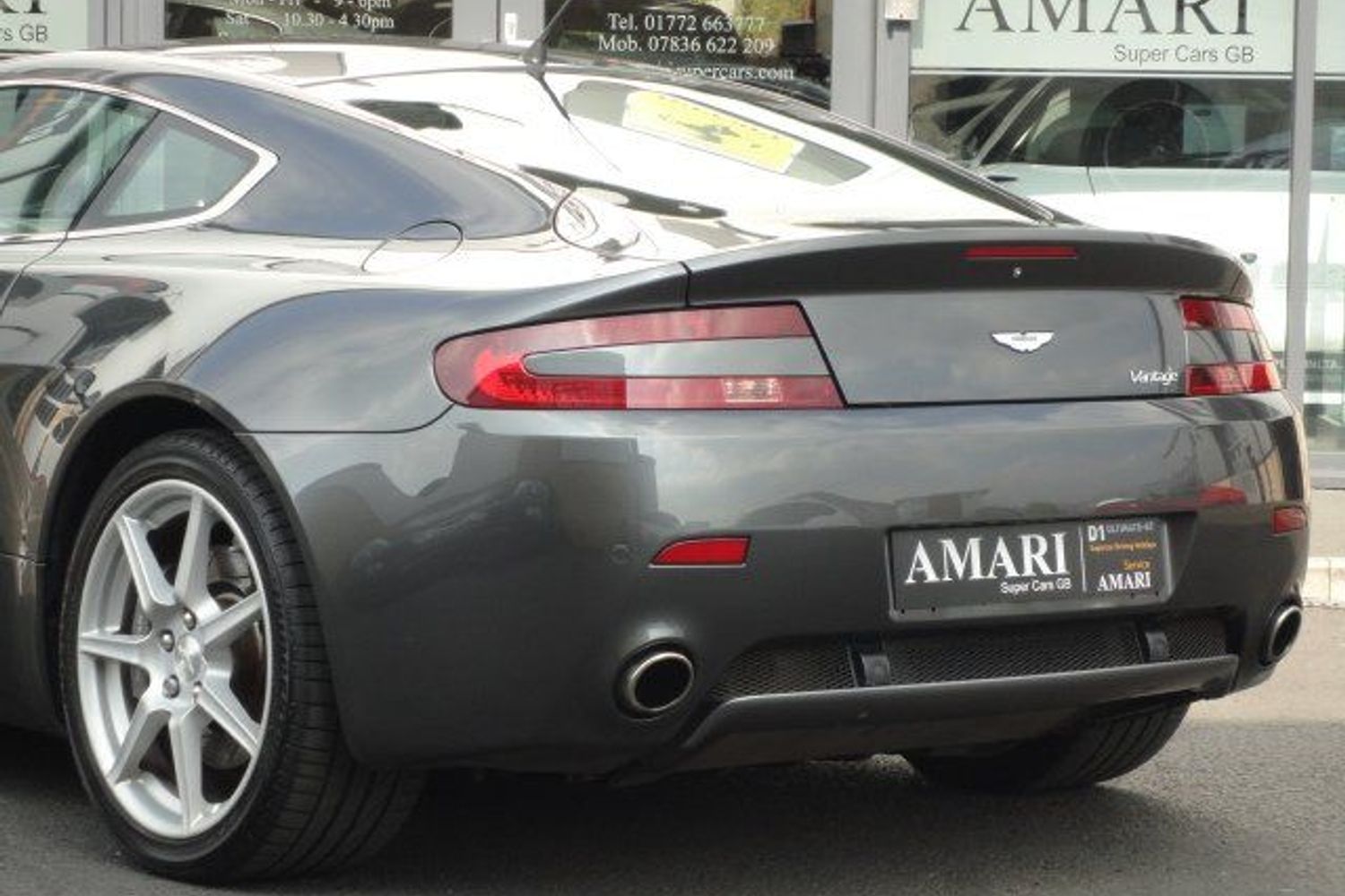 ASTON MARTIN VANTAGE V8 COUPE