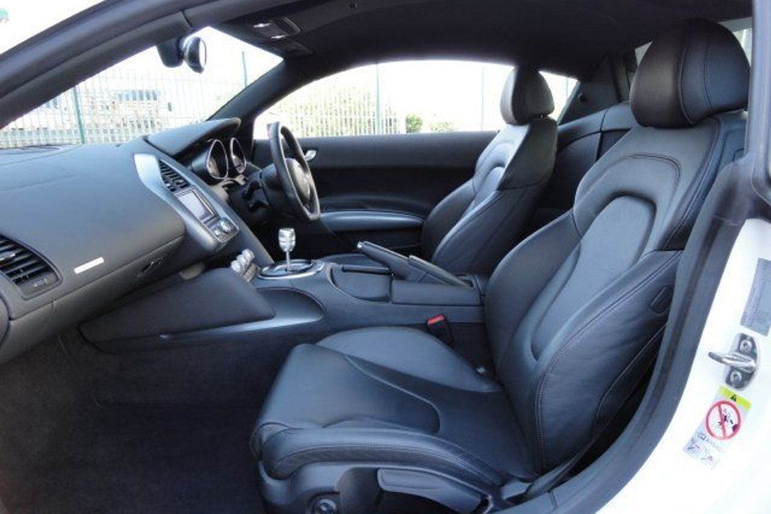 AUDI R8 V8 4.2 FSI 6sp Manual Brilliant White WE HAVE TWO OF THESE FANTASTIC AUDI R8 IN STOCK