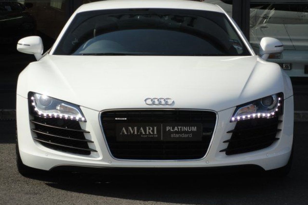 AUDI R8 V8 4.2 FSI 6sp Manual Brilliant White WE HAVE TWO OF THESE FANTASTIC AUDI R8 IN STOCK