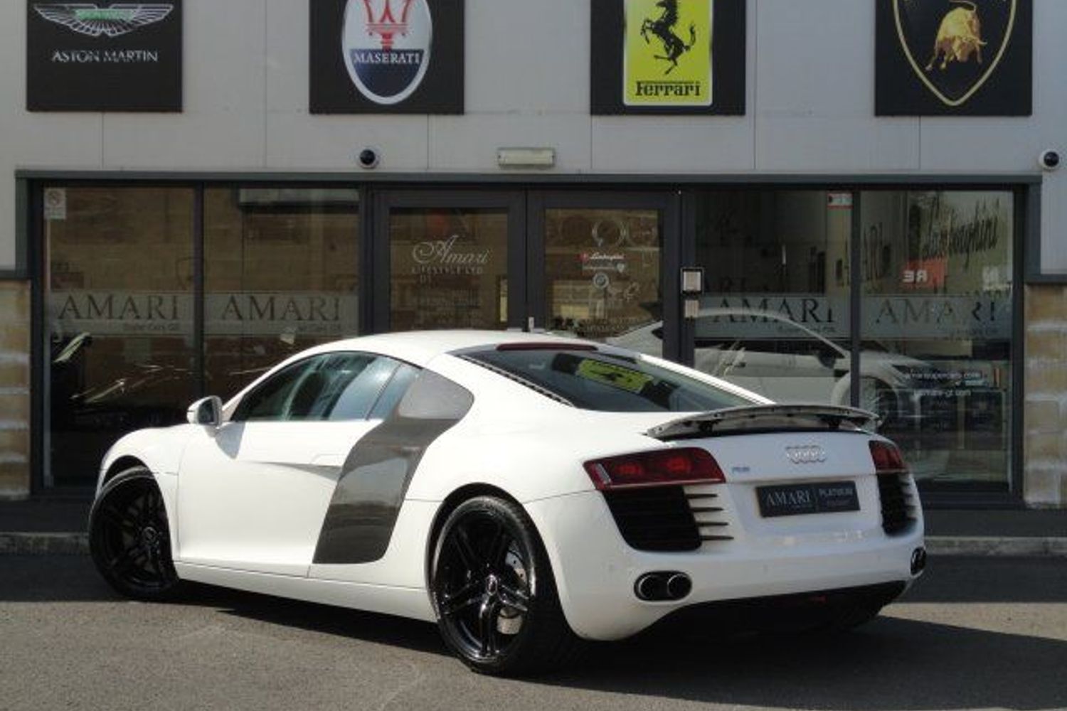 AUDI R8 V8 4.2 FSI 6sp Manual Brilliant White WE HAVE TWO OF THESE FANTASTIC AUDI R8 IN STOCK