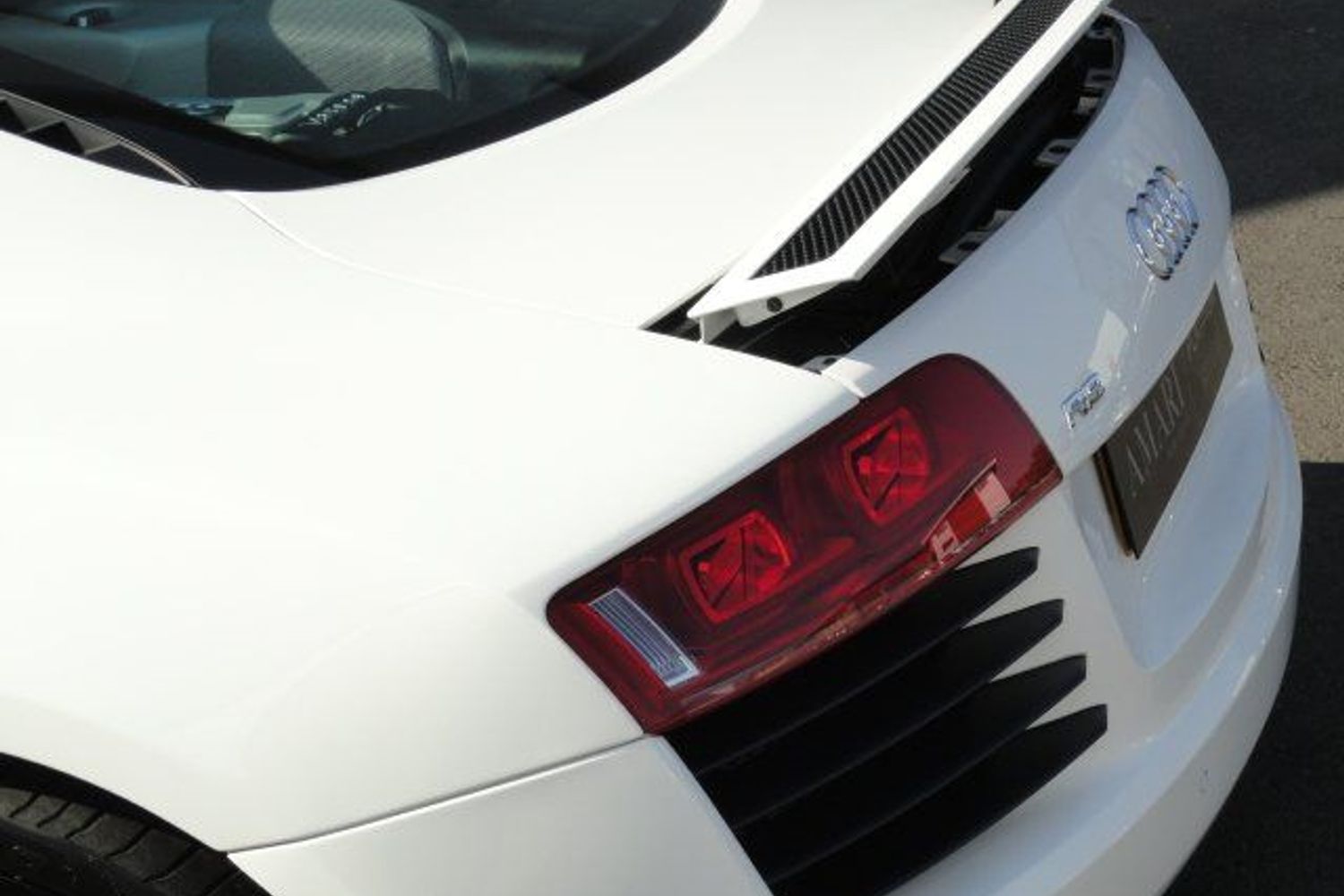 AUDI R8 V8 4.2 FSI 6sp Manual Brilliant White WE HAVE TWO OF THESE FANTASTIC AUDI R8 IN STOCK