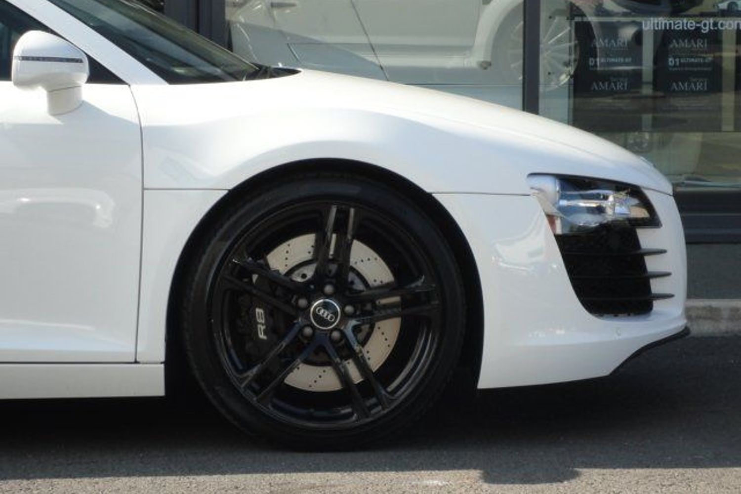 AUDI R8 V8 4.2 FSI 6sp Manual Brilliant White WE HAVE TWO OF THESE FANTASTIC AUDI R8 IN STOCK