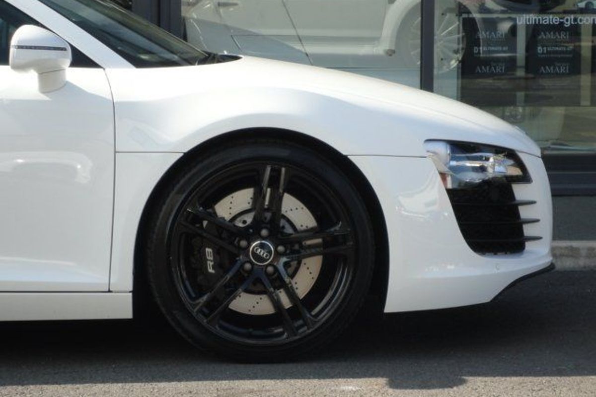 AUDI R8 V8 4.2 FSI 6sp Manual Brilliant White WE HAVE TWO OF THESE FANTASTIC AUDI R8 IN STOCK